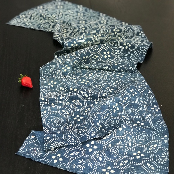 Vintage Look Scarf/ Tabke Runner/ Poncho